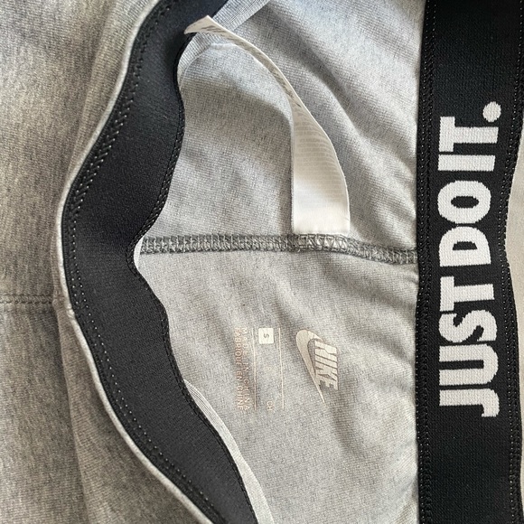 NIKE LEGGINGS SIZE SMALL - Picture 4 of 4